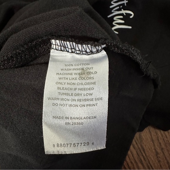 Black Dip Cropped Top - Picture 3 of 3